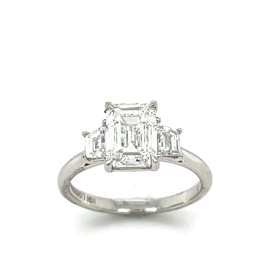 Platinum Emerald Cut Solitaire Sultured Ring with Trapezium Cultured Diamond Shoulders 3.58ct