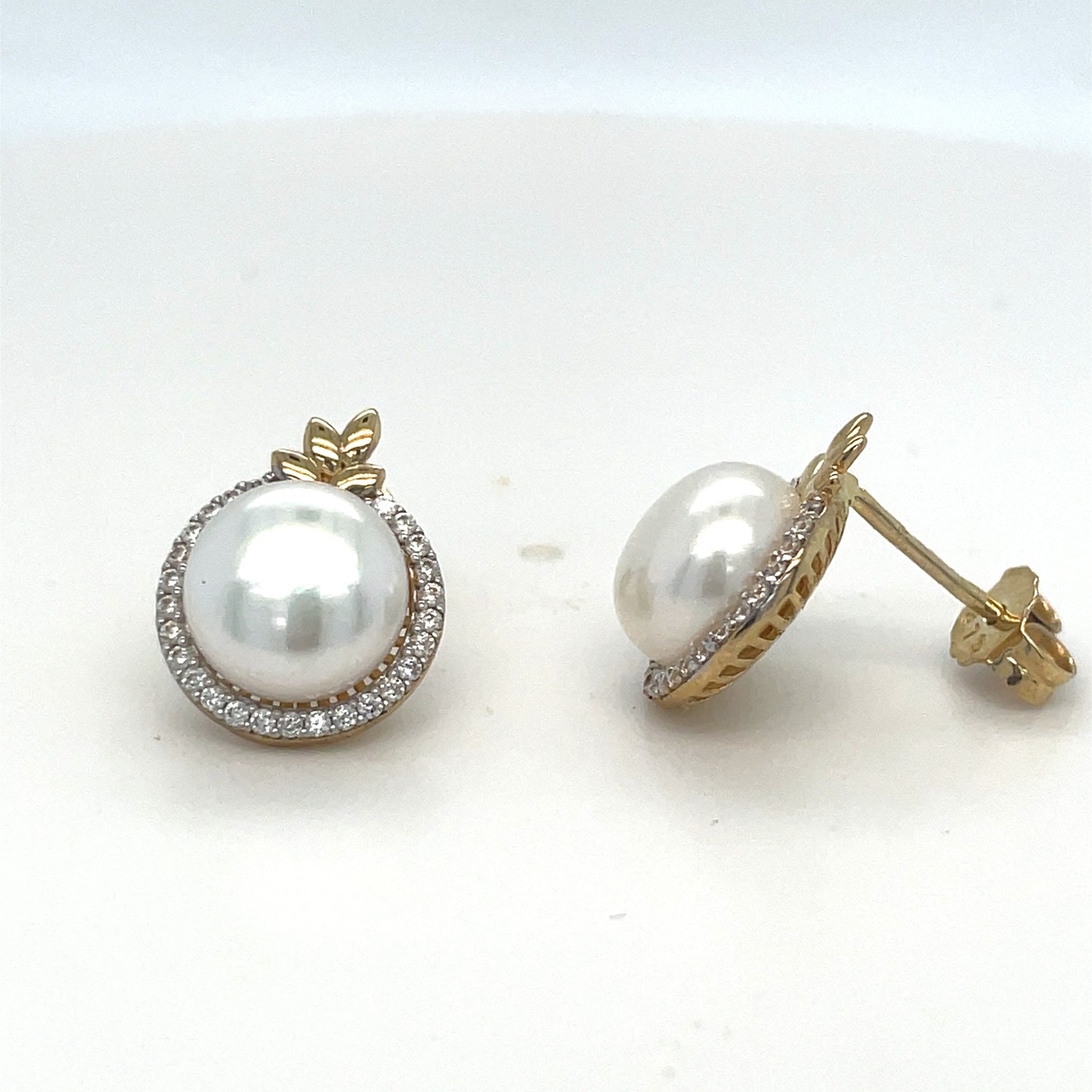 9ct 6mm FW Pearl Erg CZ Halo