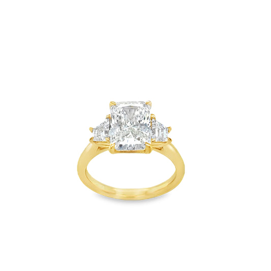 18ct 3 Stone Cut Cornered Rectangular Modified Brilliant Cultured Diamond Cut With Trapezium 3.79ct