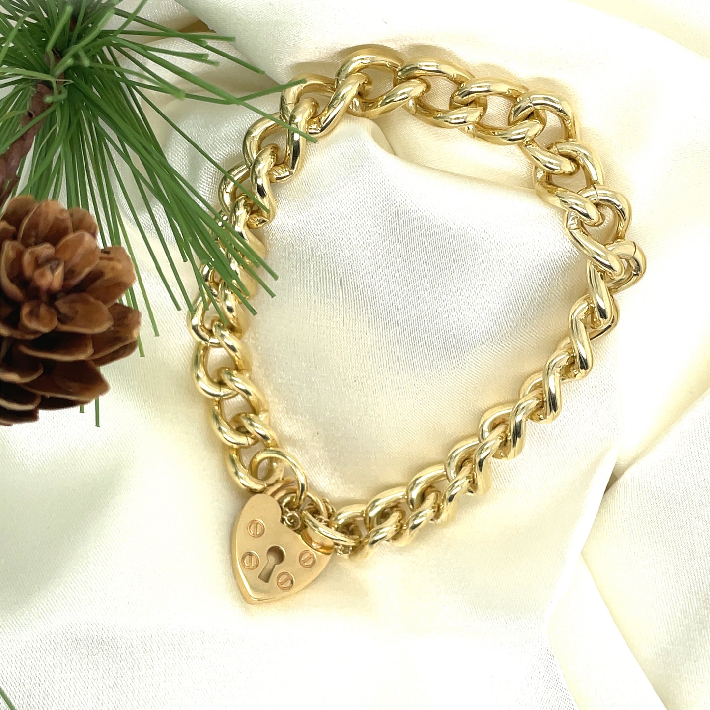 9ct Curb Heart padlock bracelet