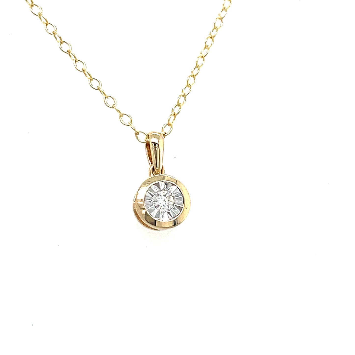 9CT ROUND ILLUSION SET DIAMOND PENDANT .03CT