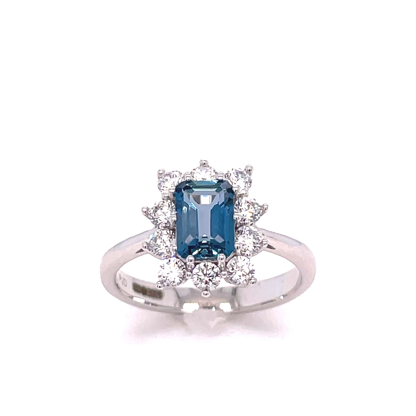 9CT RING WH RECT BT/CZ CLUSTER