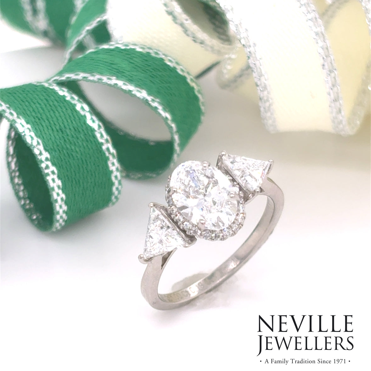 Plat 3 St Ov Halo Trillion Sh Dia 2.74ct