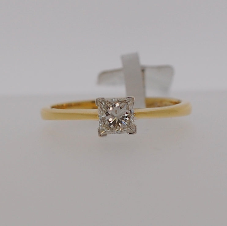 18ct Princess Cut Solitaire Diamond Ring .54ct