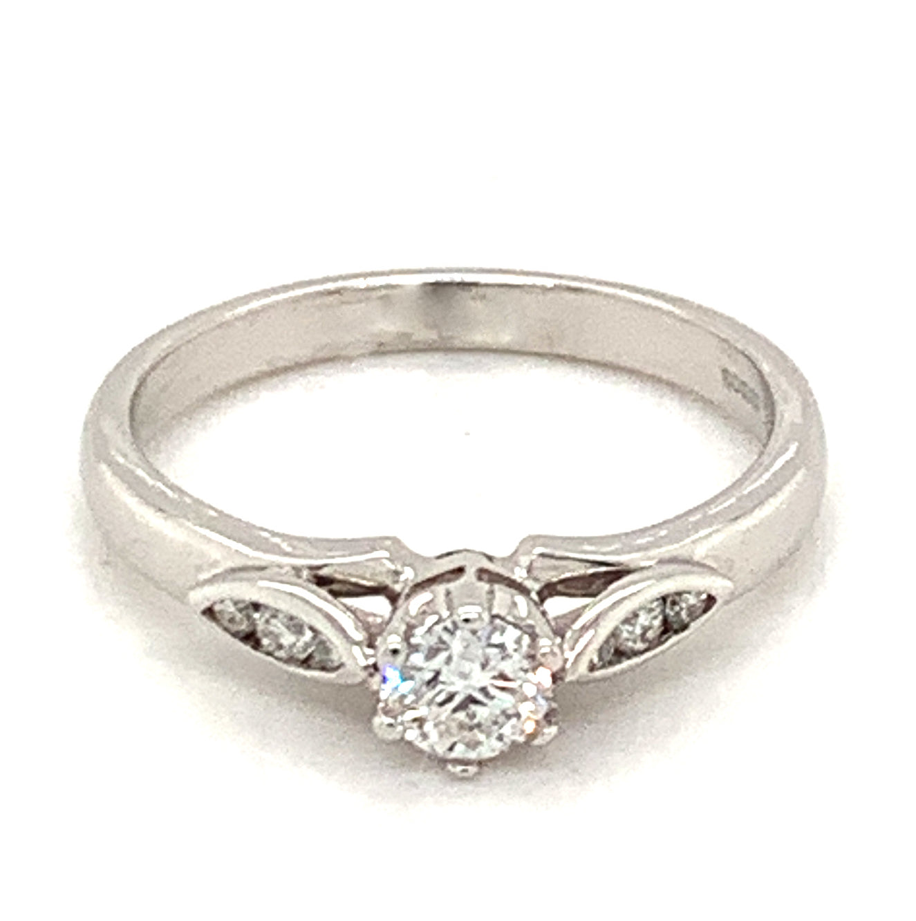 18ct White Gold Solitaire .33ct Diamond Ring