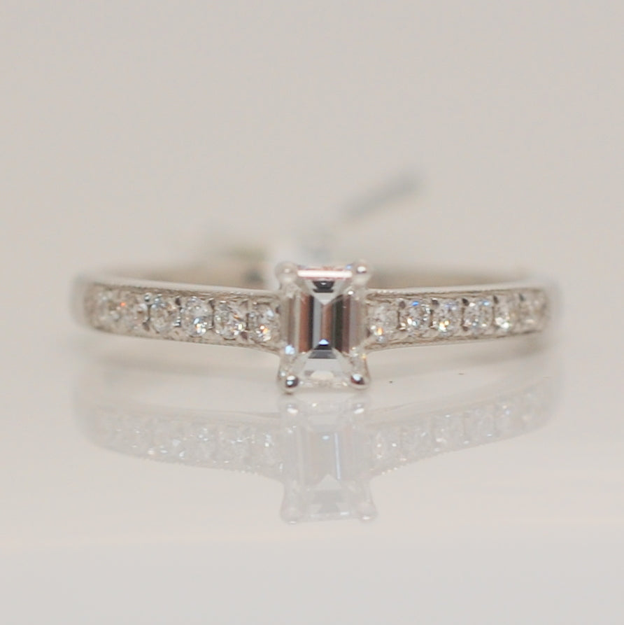 18ct White Gold Solitaire .40ct Diamond Ring