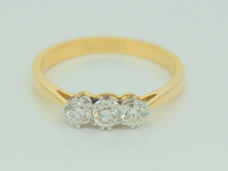 18ct Three Stone .40ct Diamond Ring