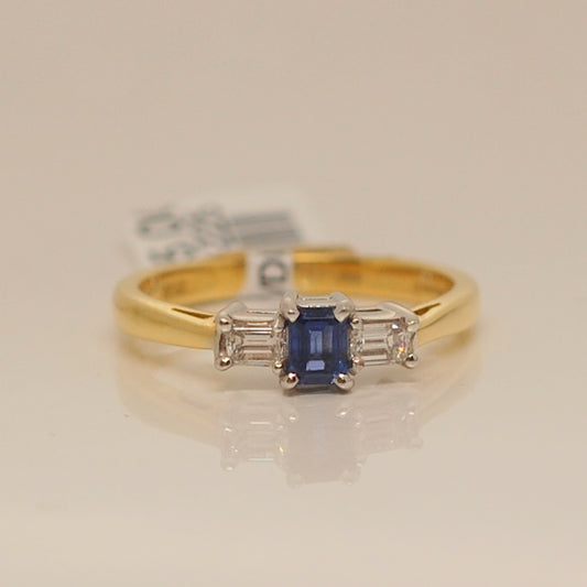 18ct Three Stone Sapphire & Diamond Ring