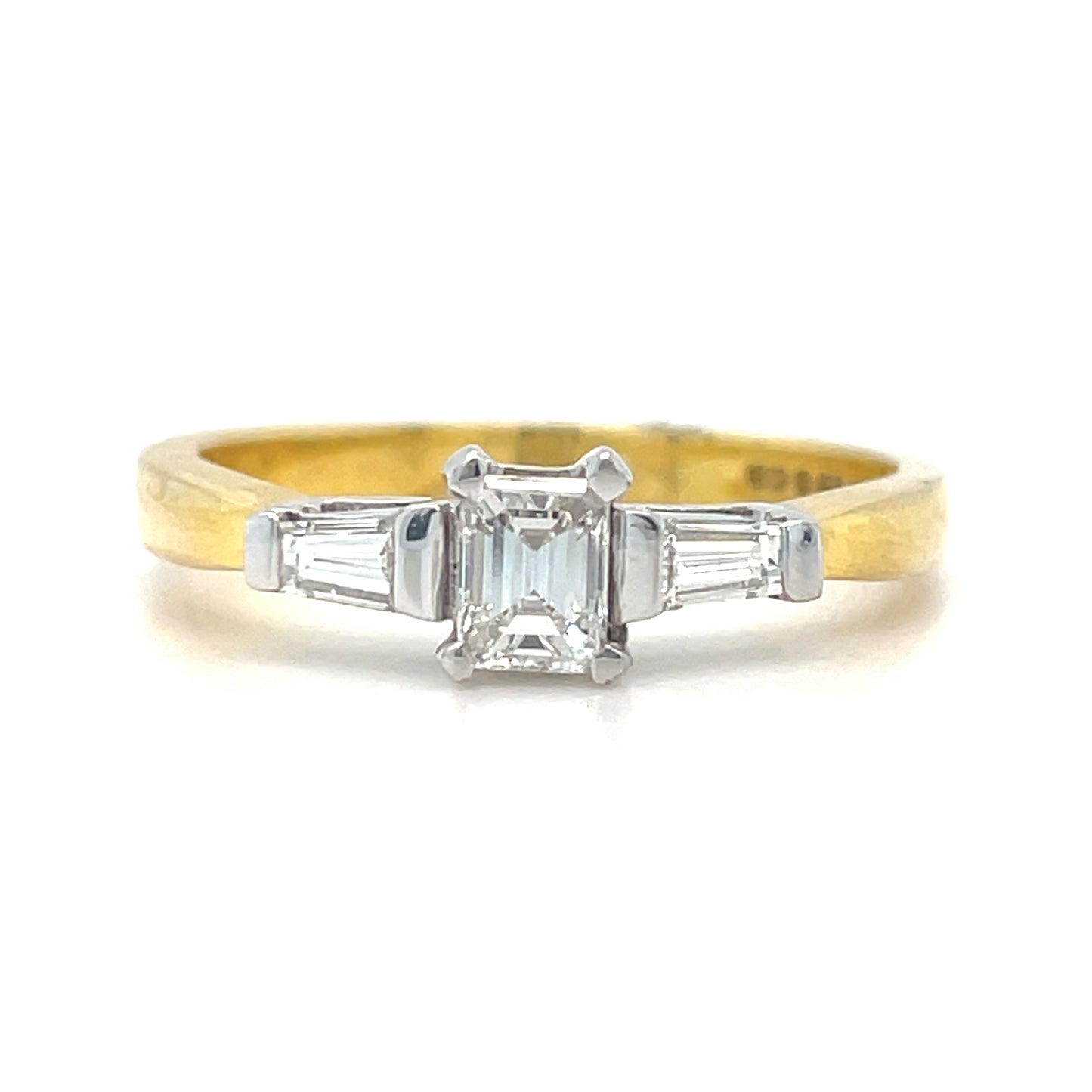 18ct Gold Three Stone Diamond Ring .40ct