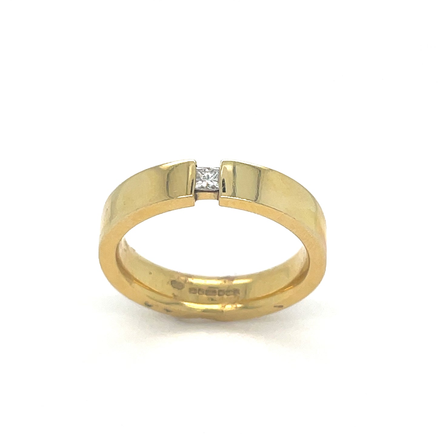 18ct Princess Cut .08ct Diamond Ring