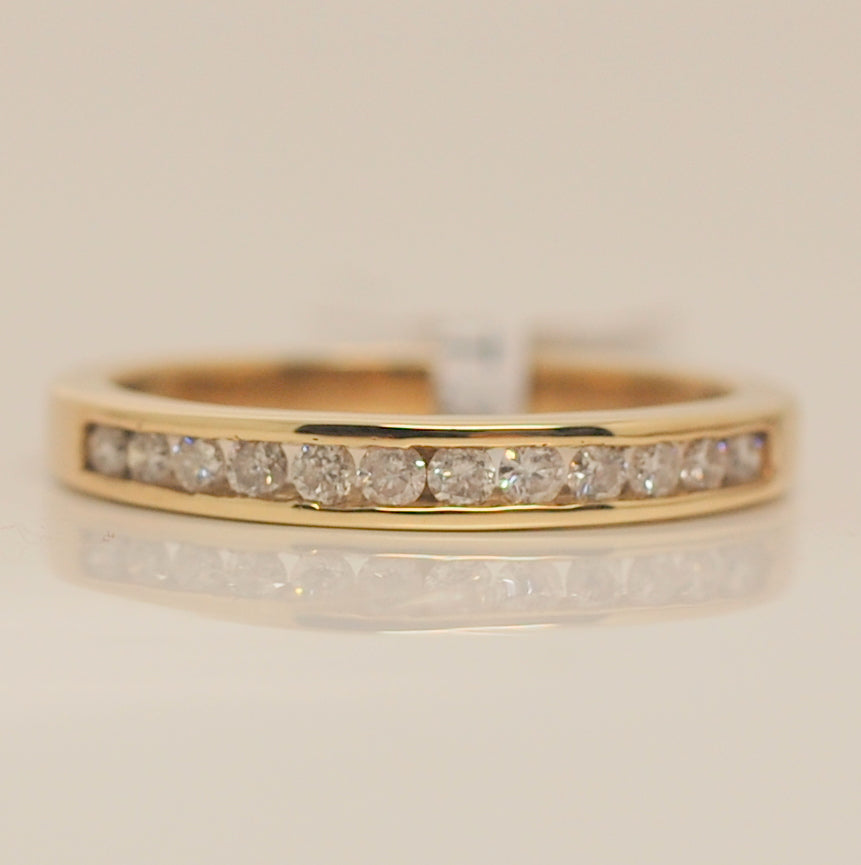 9ct Twelve Stone Eternity .23ct Diamond Ring