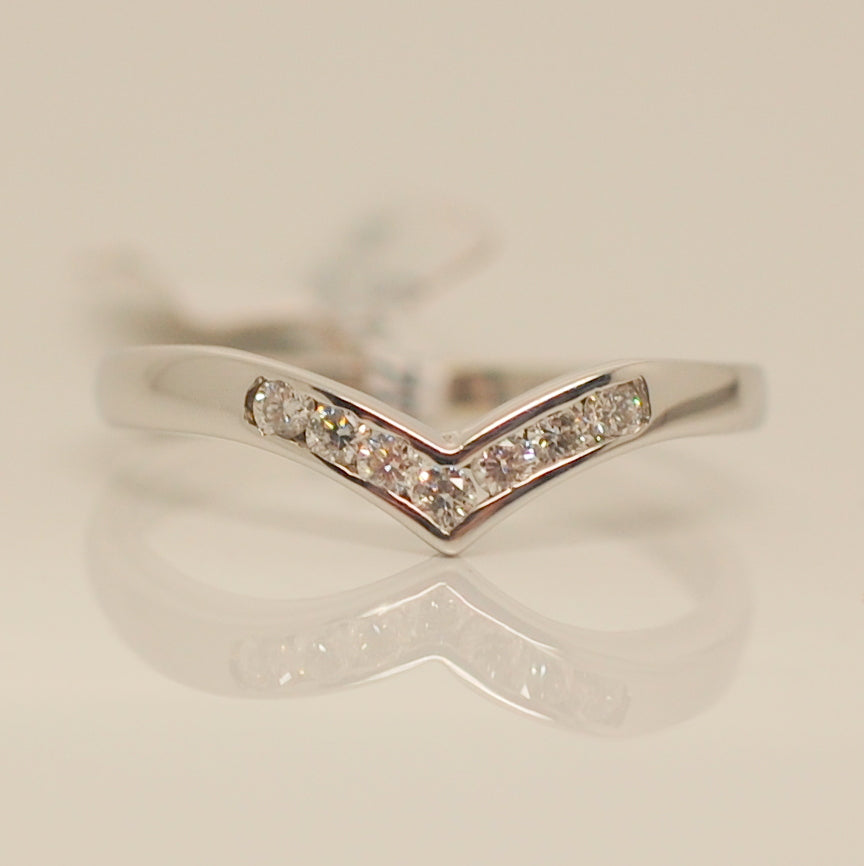 9ct White Gold Seven Stone Wishbone Eternity .17ct Diamond Ring