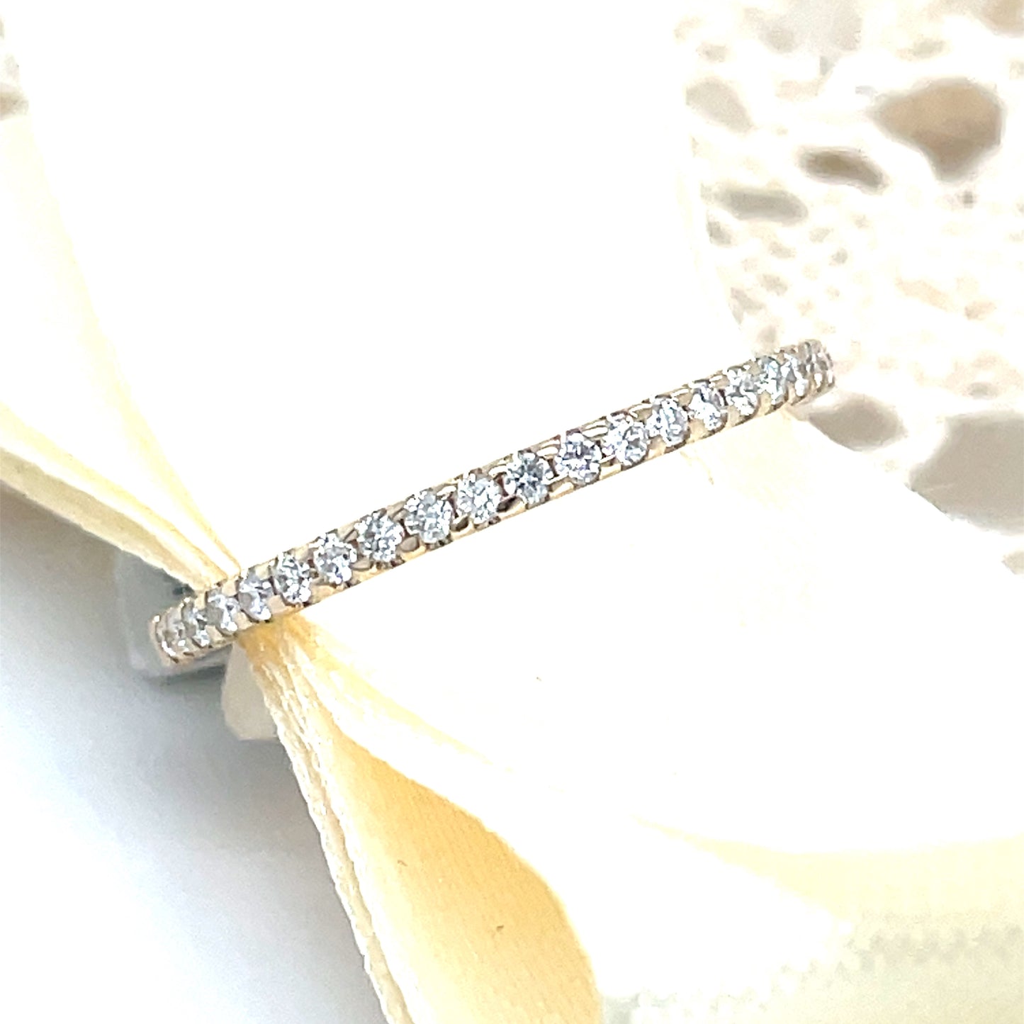 9ct Eternity Claw Set Diamond Ring .25ct