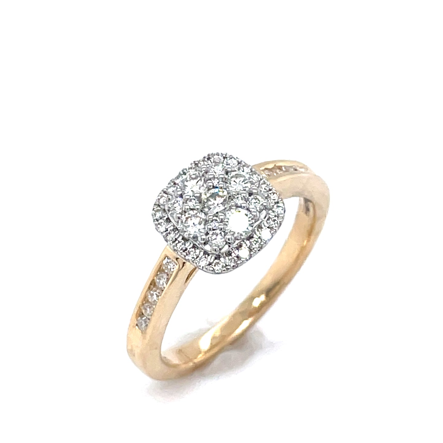 9ct Square Pavé “et Cluster Diamond Ring With Diamond Shoulders