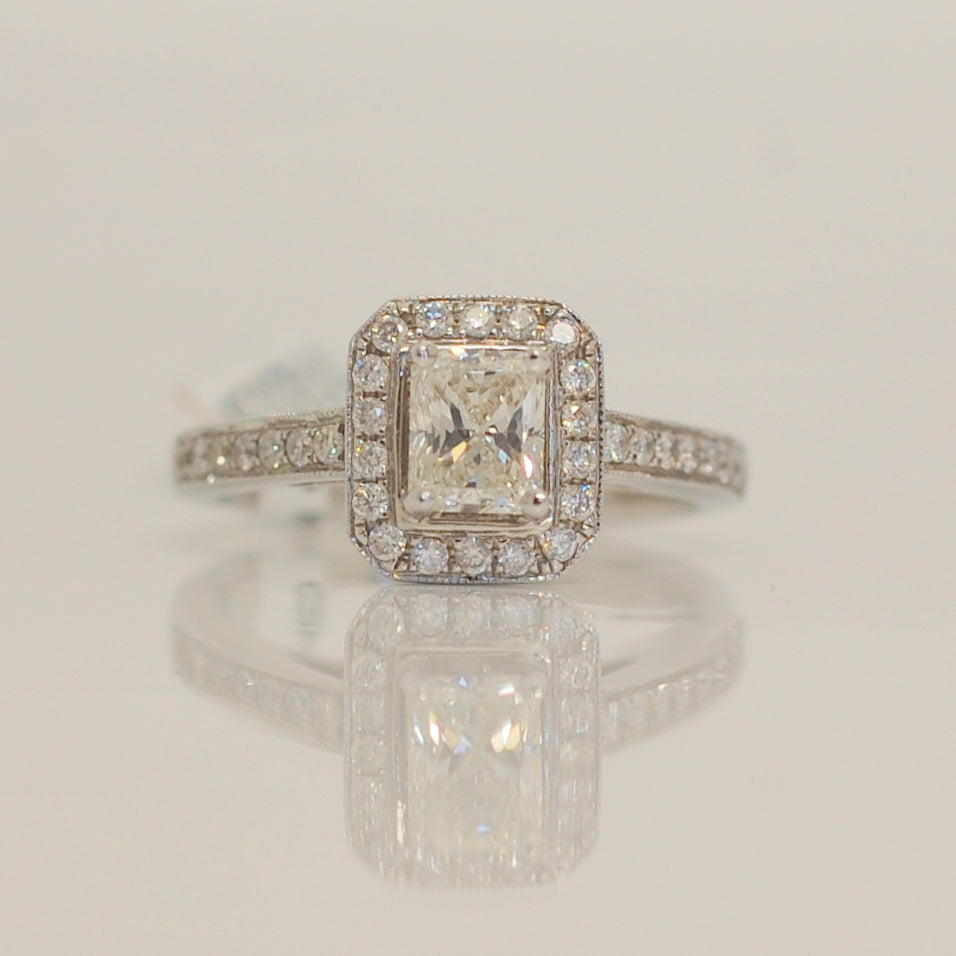 18ct White Gold Cluster 1.17ct Diamond Ring