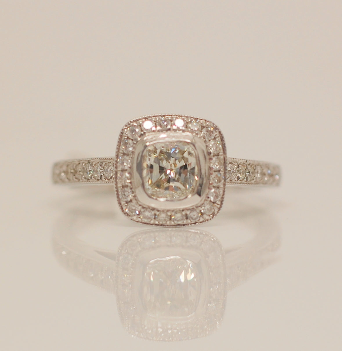 18ct White Gold Cluster .94ct Diamond Ring