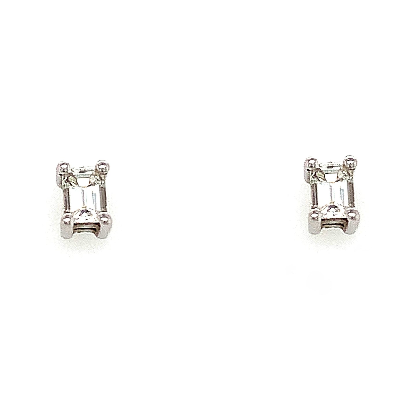 18ct White Gold Emerald Cut Diamond Earring