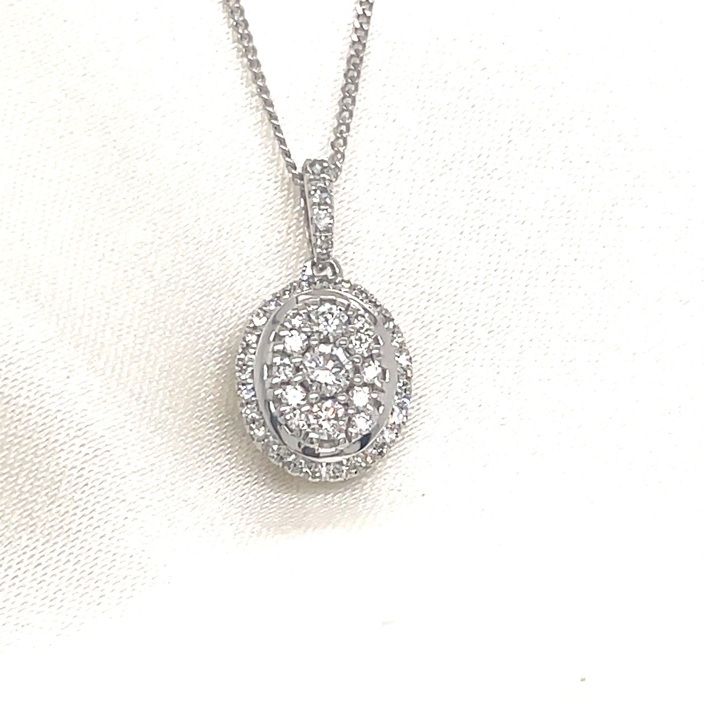9ct White Gold Oval Cluster Diamond Pendant .20ct