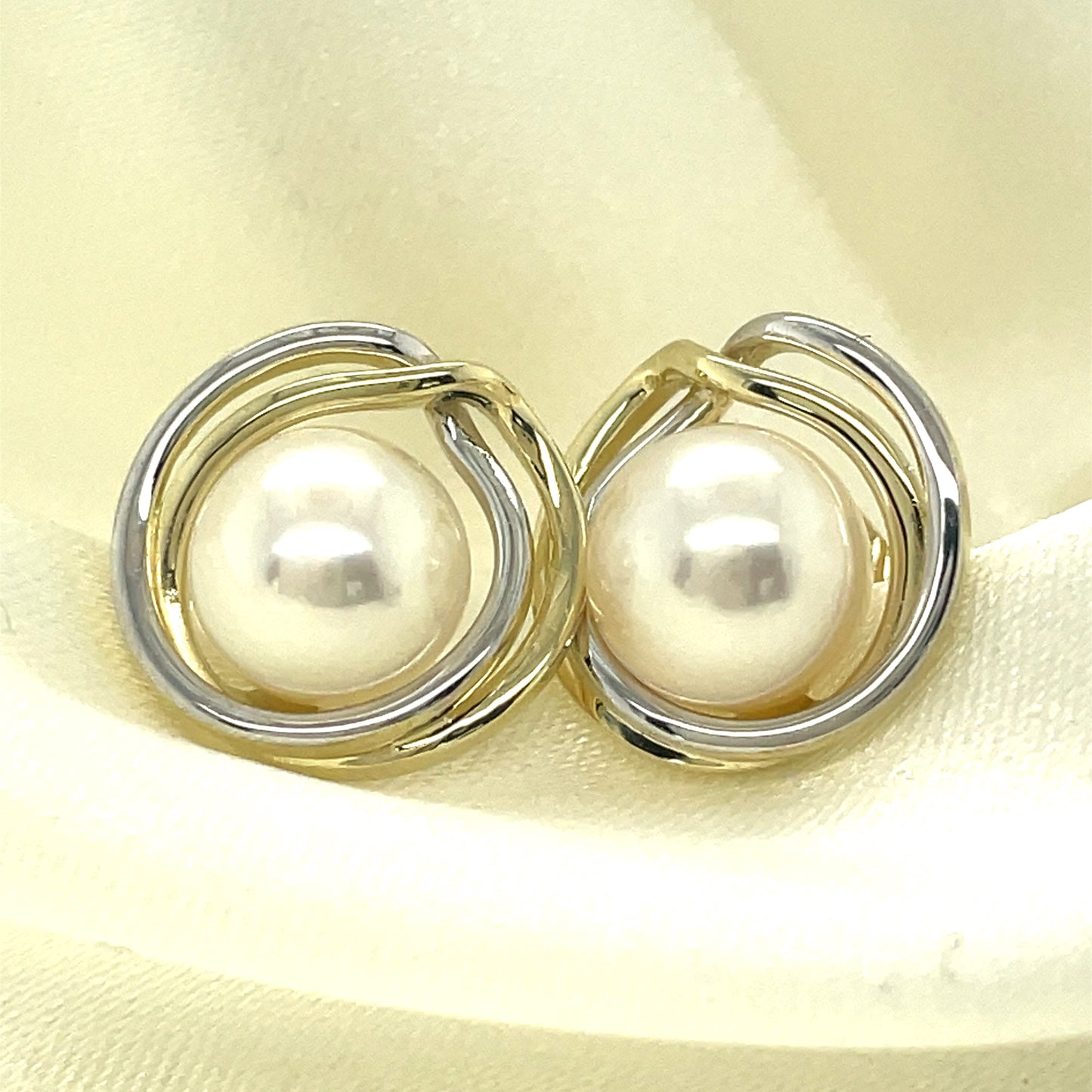 9ct Round Swirl Pearl Stud Earring