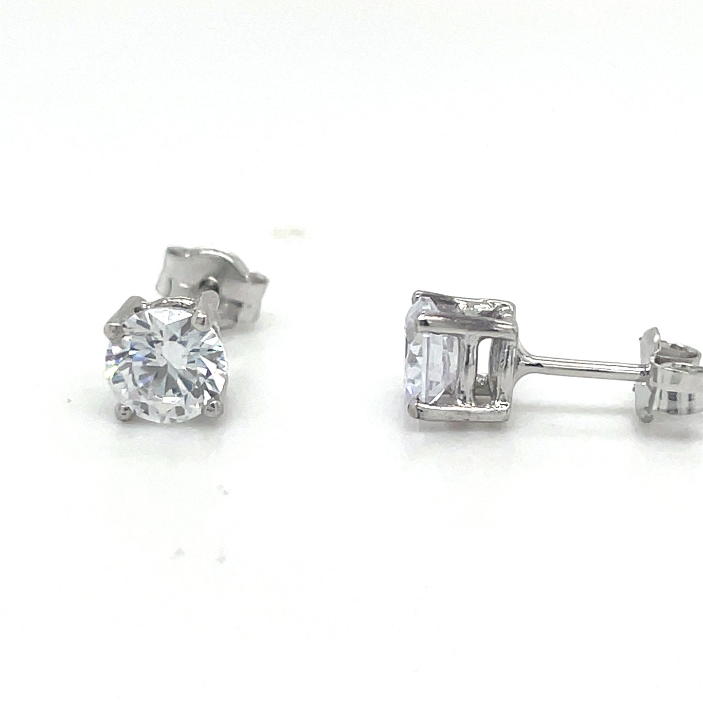 9ct White Gold 5mm Cubic Zirconia Stud Earring