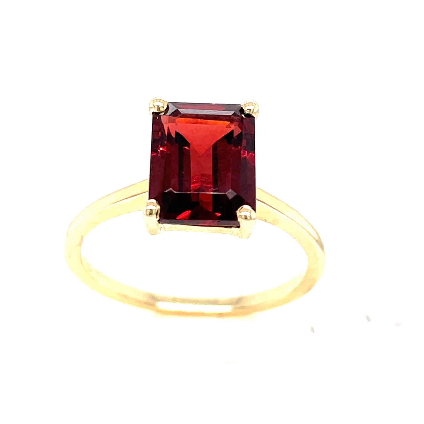 9ct Garnet 4 Claw Rectangular Stone Ring