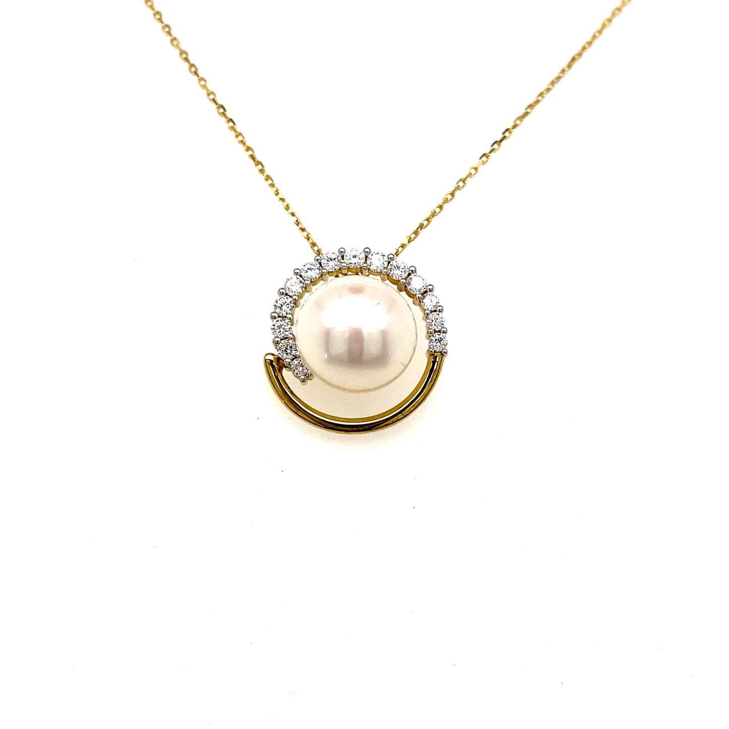 9ct Freshwater Pearl & Cubic Zirconia Circle Pendant