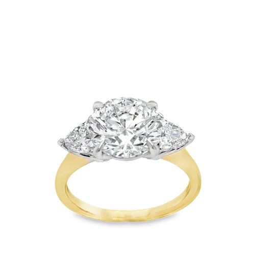 18ct 3 Stone Round Brilliant Cultured Diamond Ring With Trillion Side Stones 3.84ct