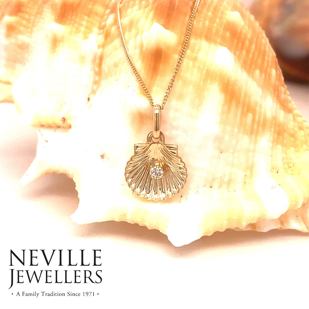 9ct Yellow Gold CZ Set Shell Pendant