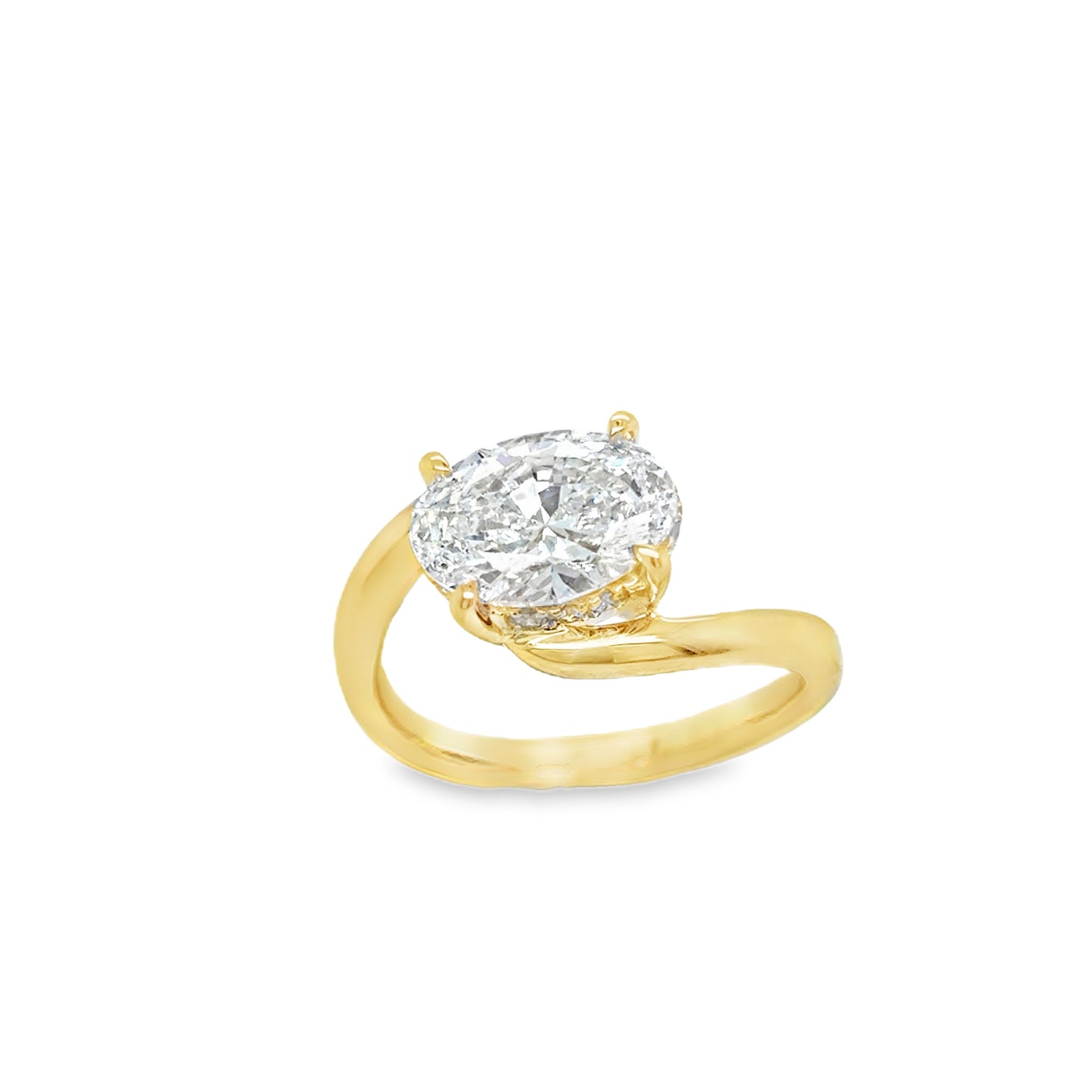 9ct Cultured East/West Oval Solitaire Diamond Ring With Hidden Halo & Twist Band 2.13c