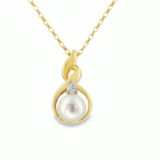 9ct Dianmond & 8mm Freshwater Pearl Swirl Pendant