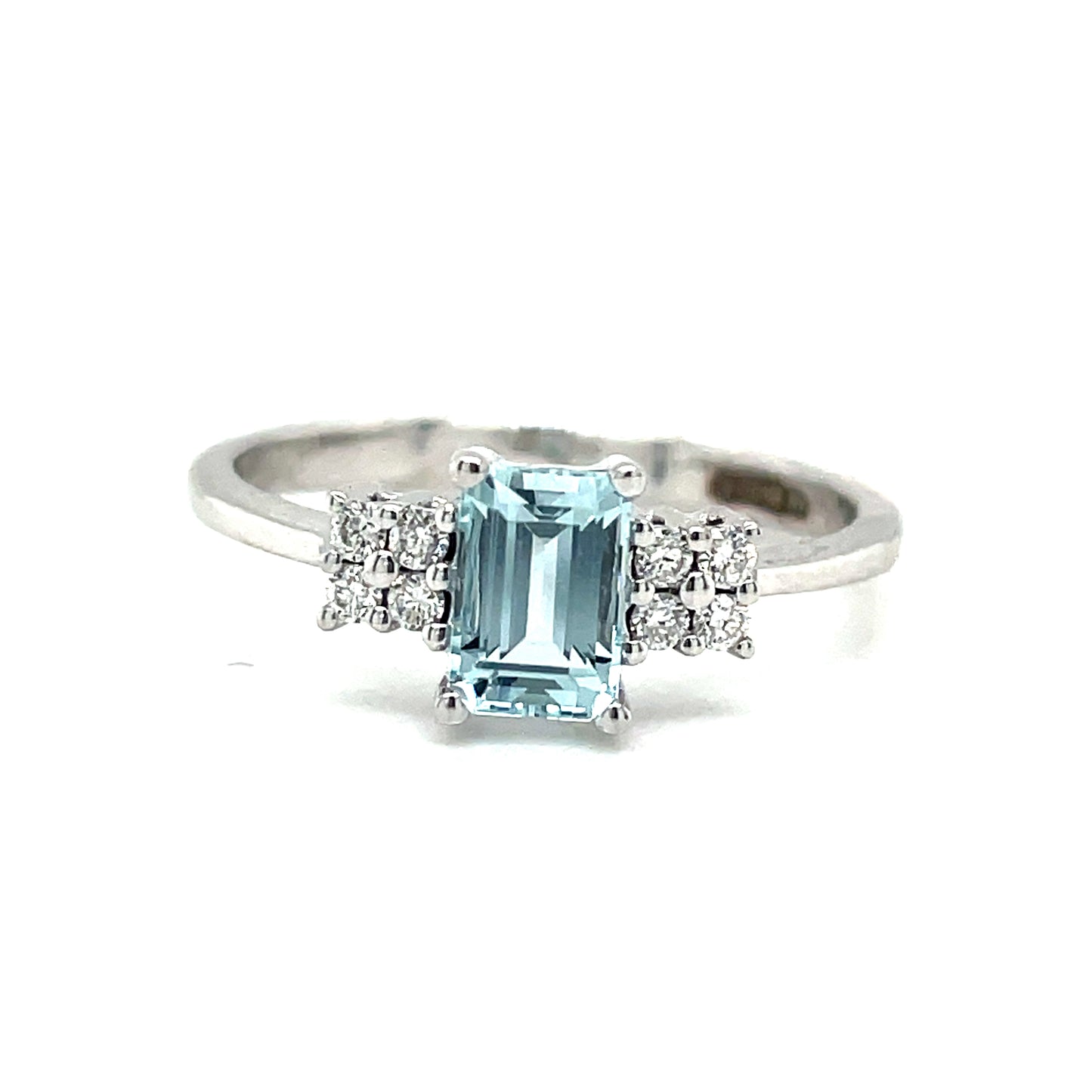 9CT WHITE GOLD EMERALD CUT AQUAMARINE AND DIAMOND RING .10CT