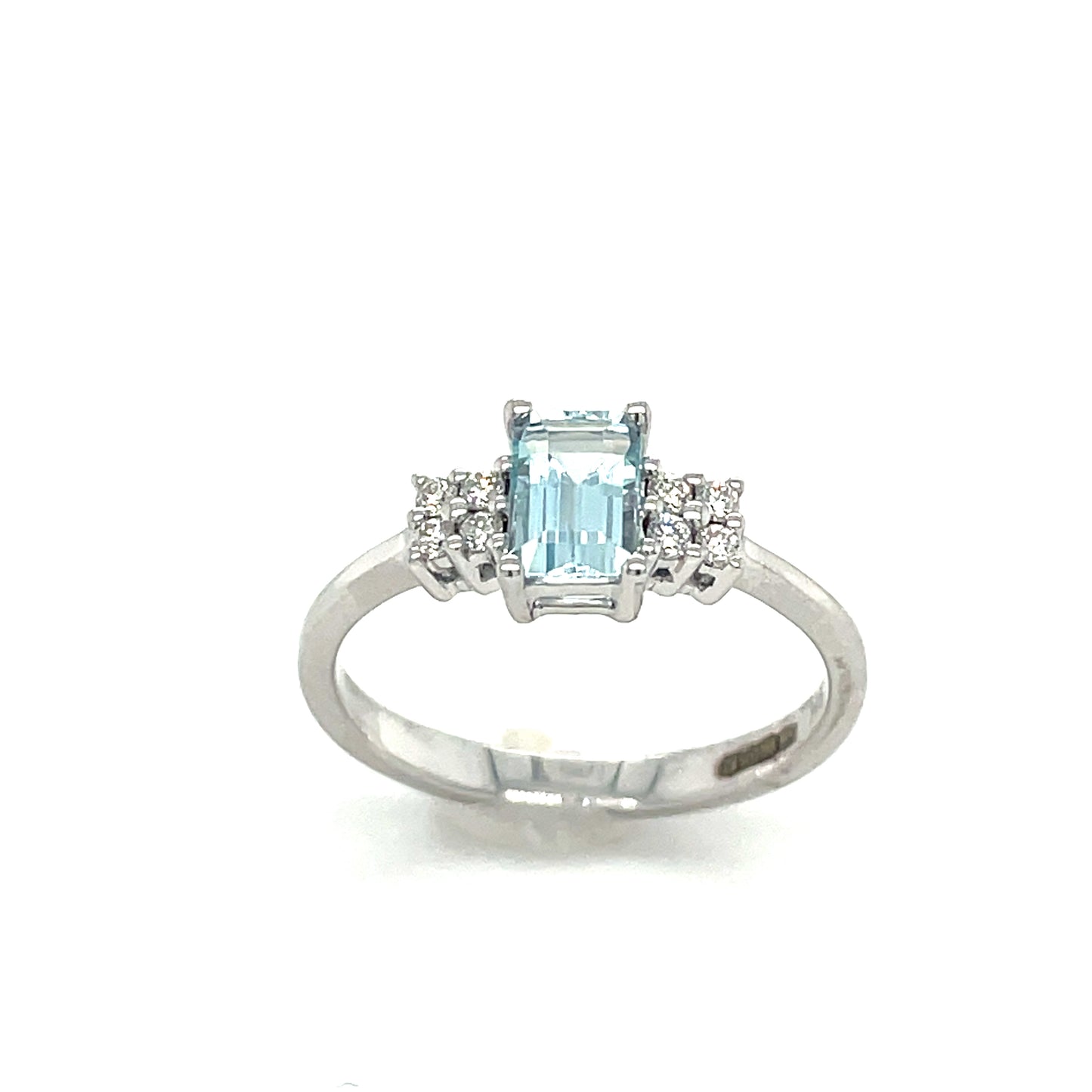 9CT WHITE GOLD EMERALD CUT AQUAMARINE AND DIAMOND RING .10CT