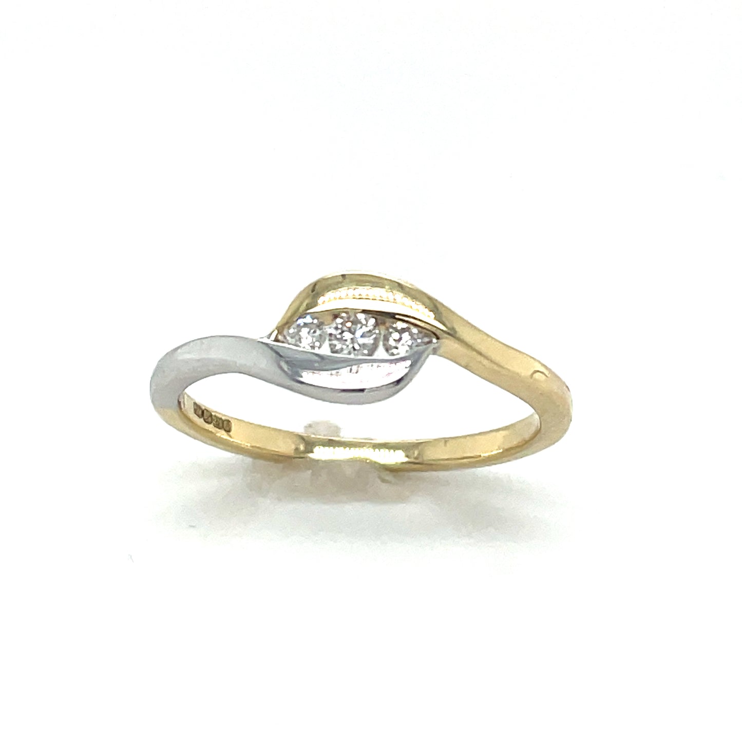 9ct Gold Two Tone Diamond Ring .10ct