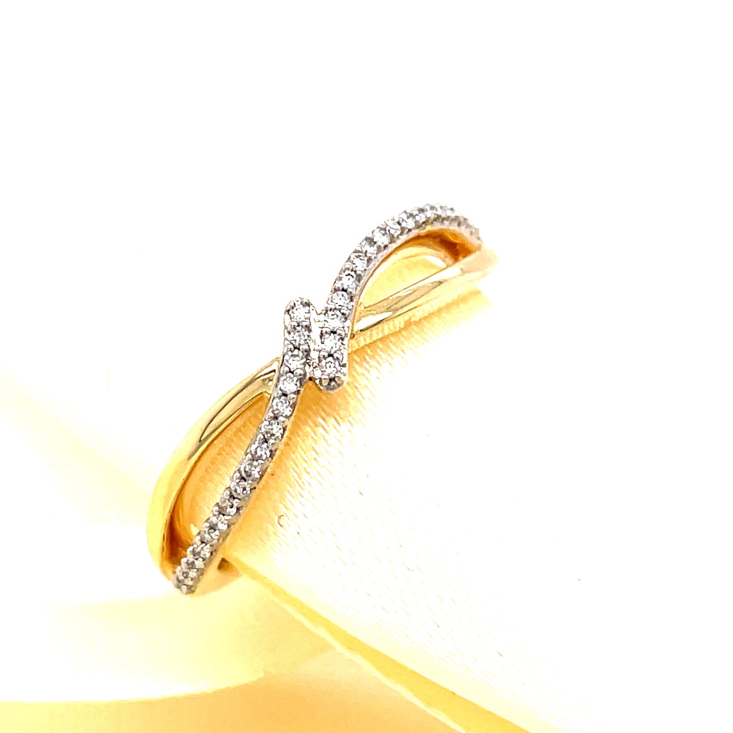 9ct Crossover .10ct Diamond Ring