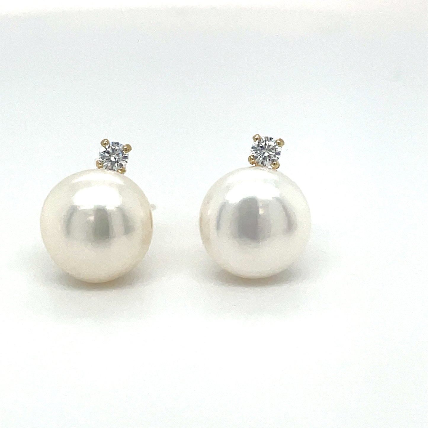 9CT Cubic Zirconia and Pearl 9.5MM Stud Earring