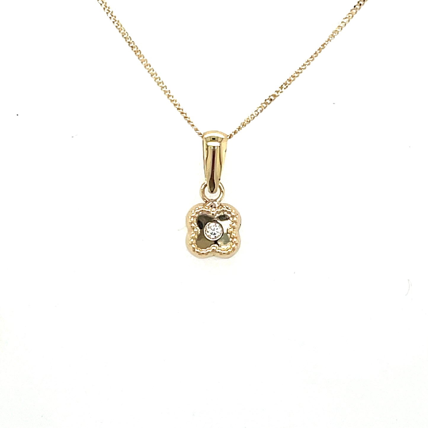 9ct Clover cubic zirconia centre pendant