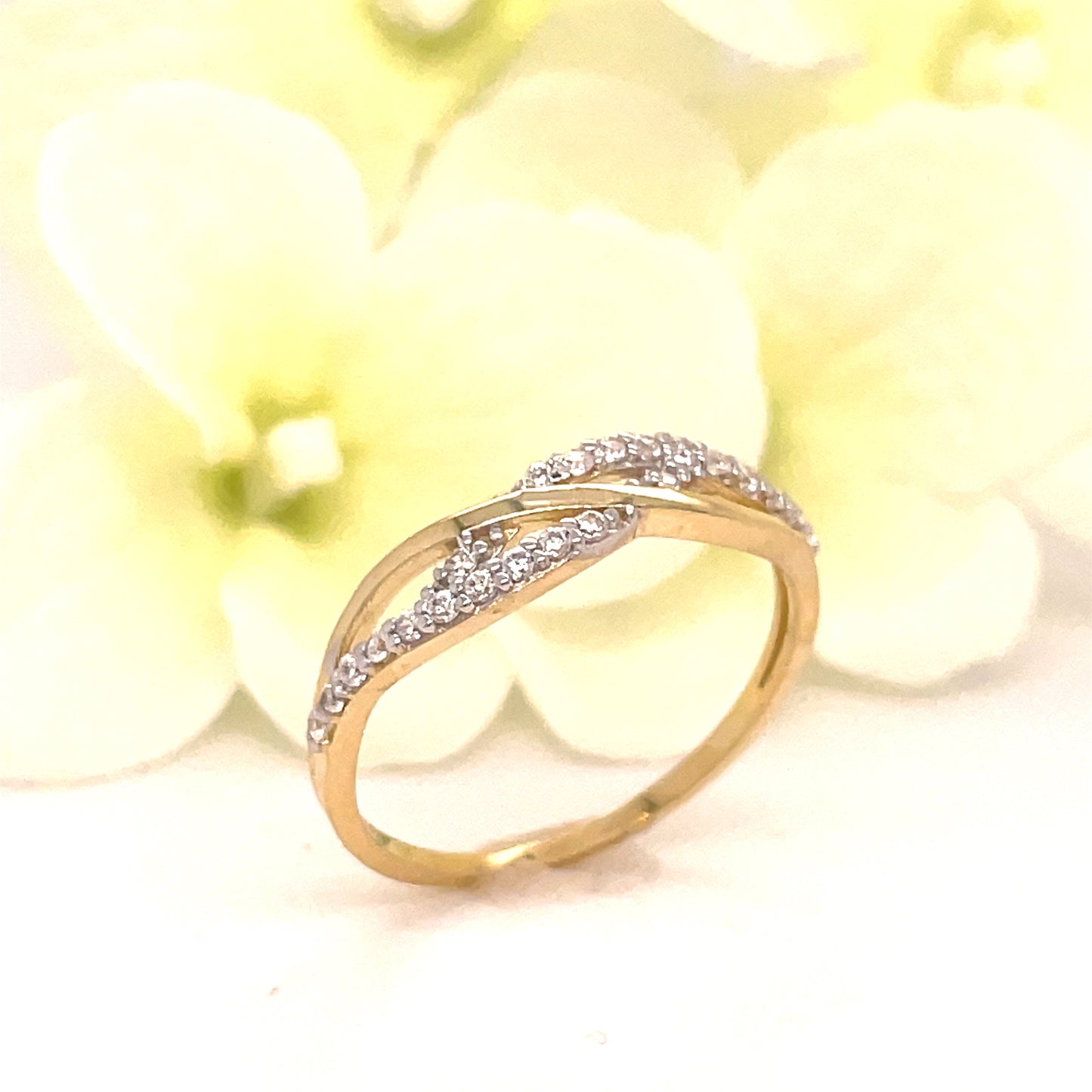 9ct Yellow Gold CZ Crossover Ring