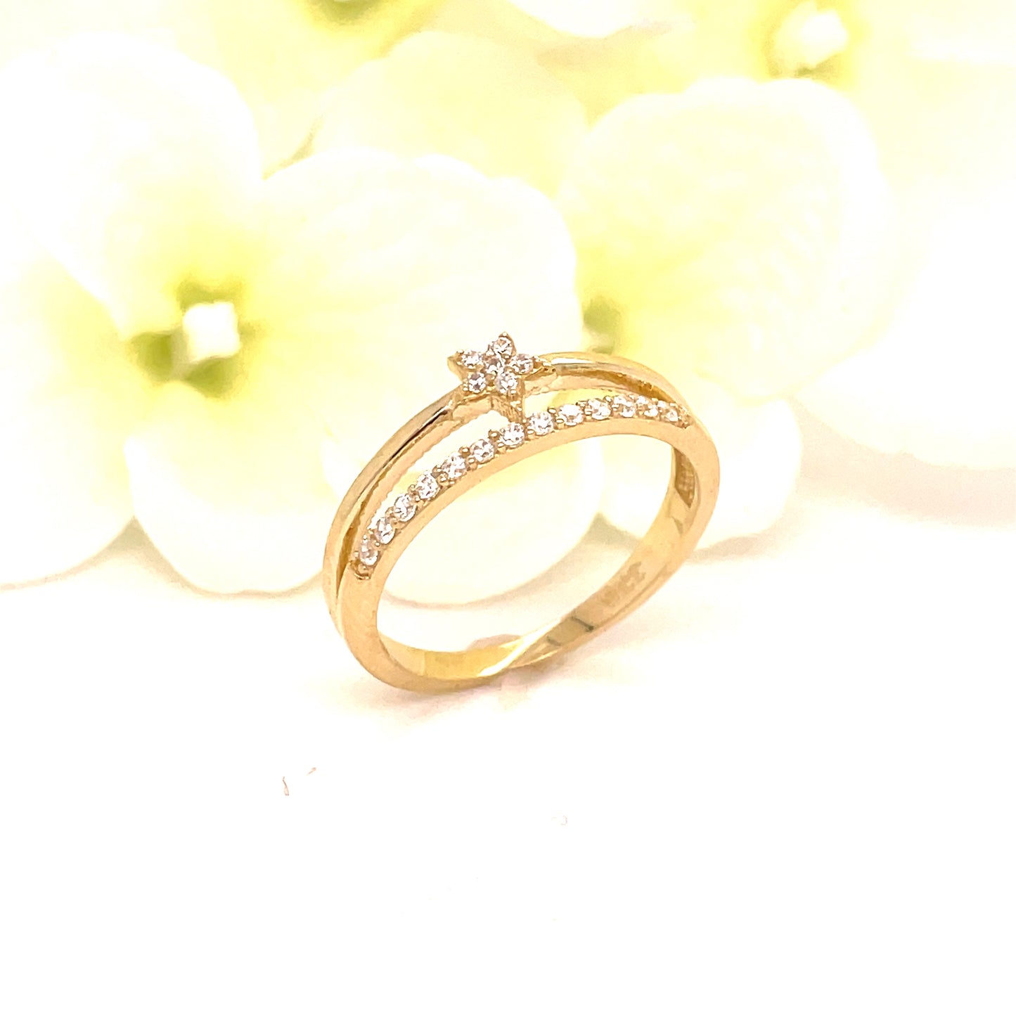 9ct Yellow Gold Two Row CZ Star Ring