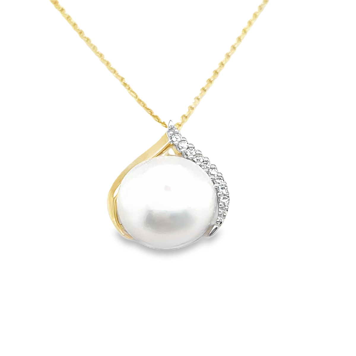 9ct Yellow Gold Freshwater Pearl Pendant with CZ/Polished Baile
