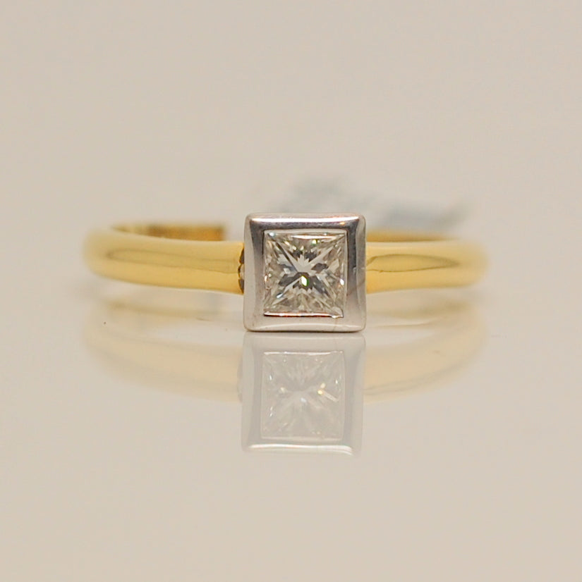 18ct Princess Cut Solitaire Diamond Ring .36ct
