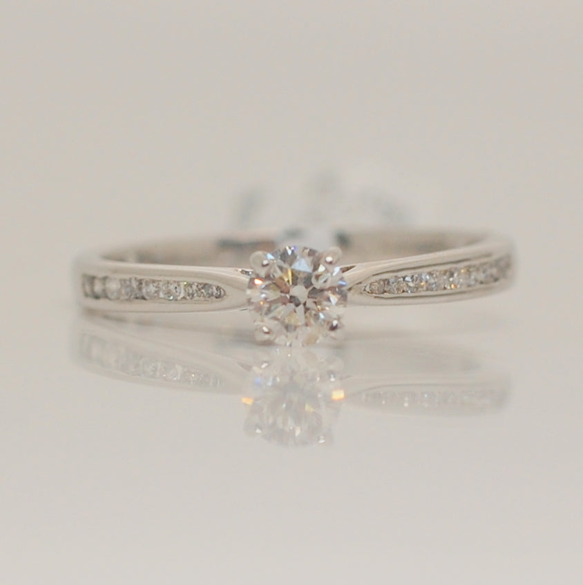18ct White Gold Solitaire .42ct Diamond Ring