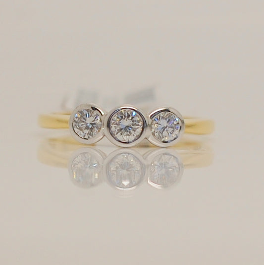 18ct Three Stone Diamond Ring