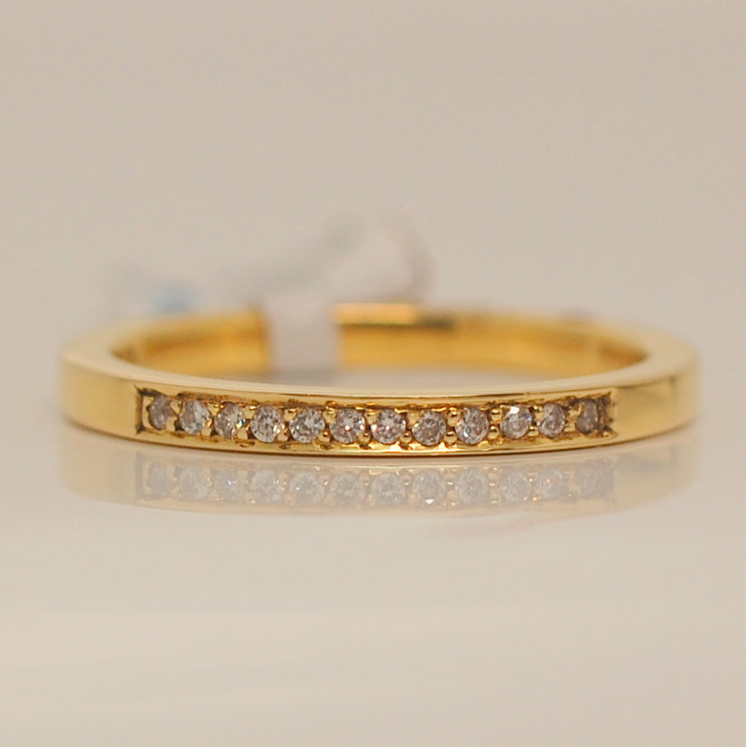 18ct Twelve Stone Eternity Diamond Ring