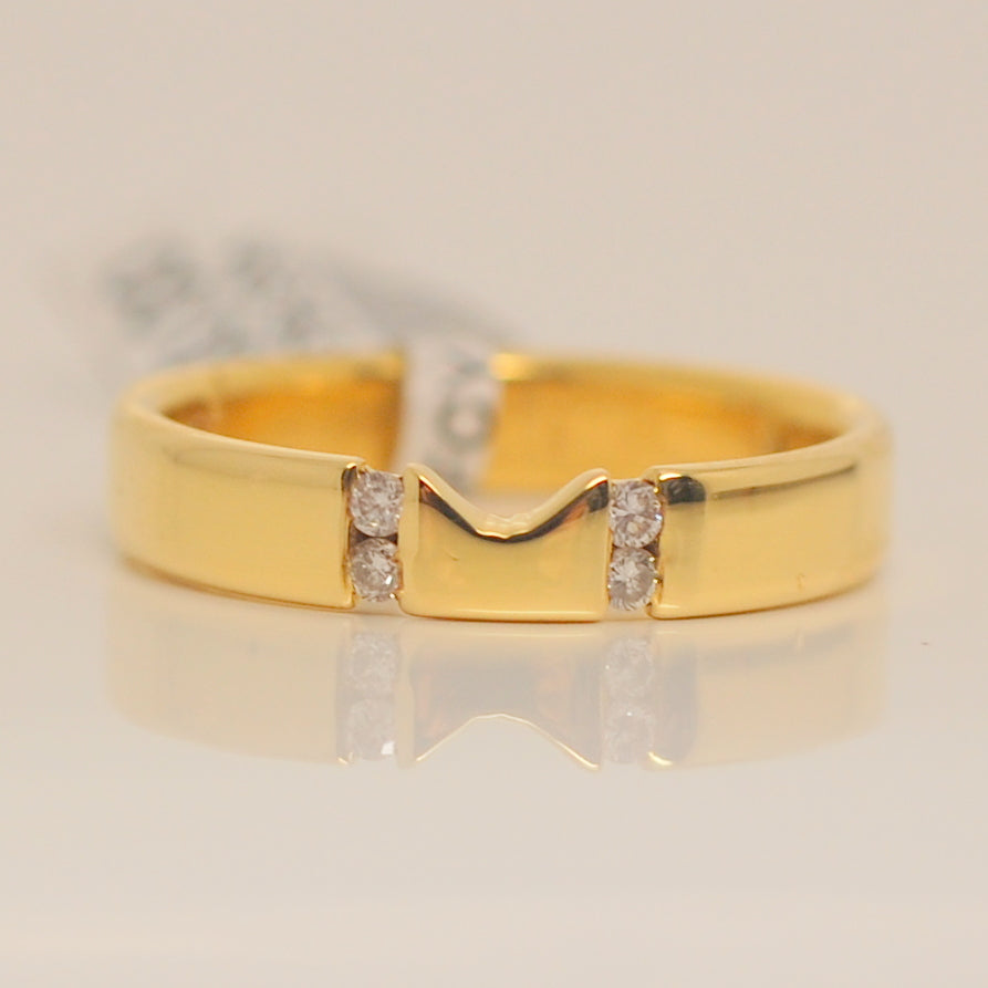 18ct Gold Shaped Diamond Wedding Ring