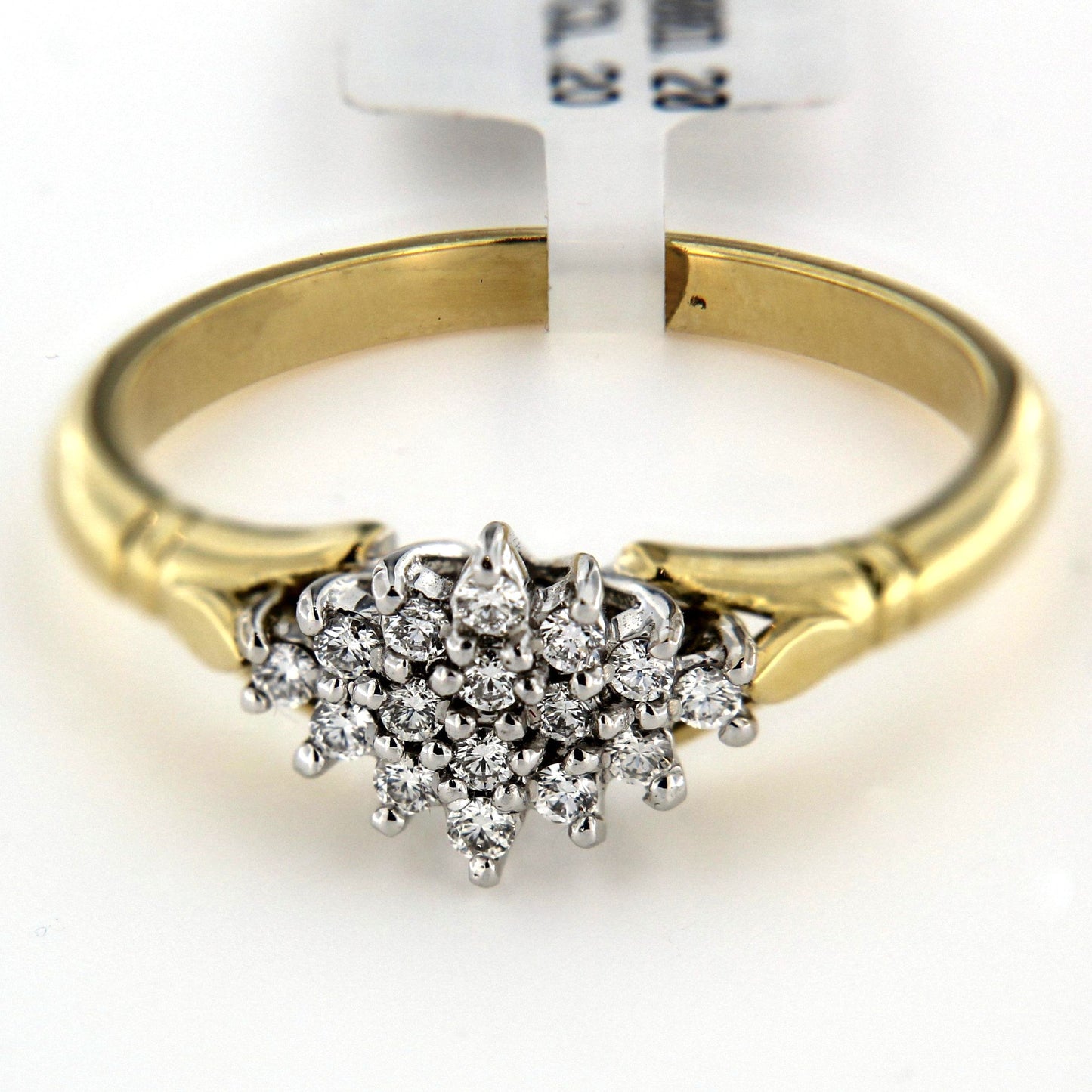 18ct Cluster .20ct Diamond Ring