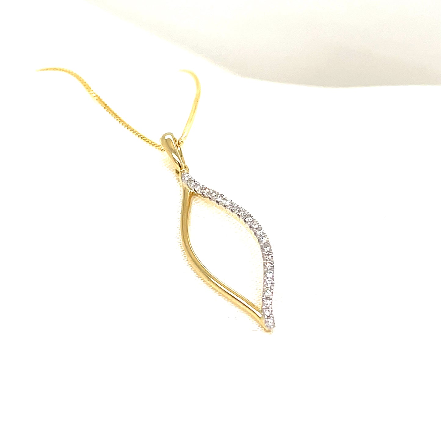 9ct Open Oval Diamond Pendant .07ct