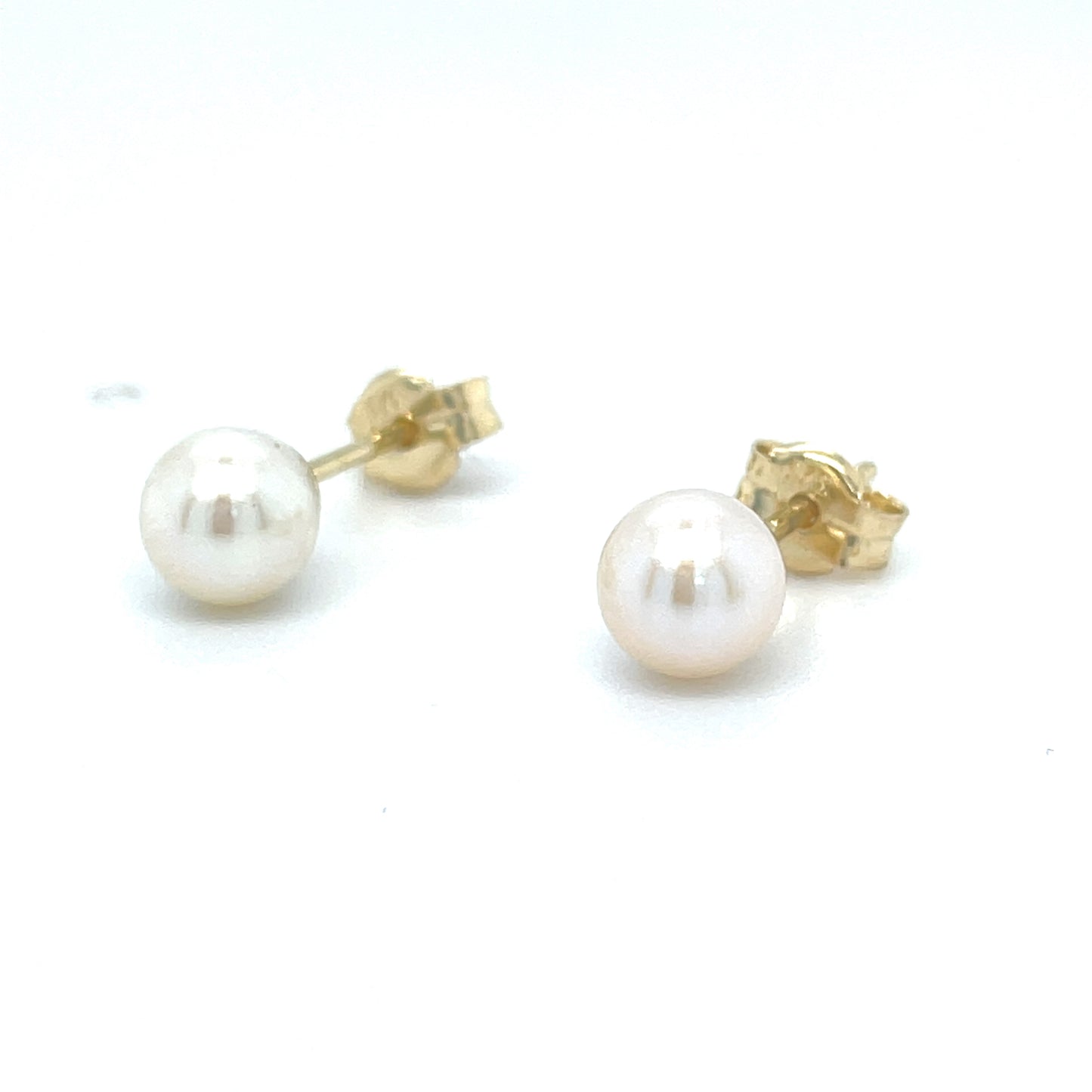 9ct Gold 4mm Pearl Stud Earring