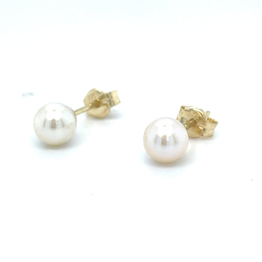 9ct Gold 4mm Pearl Stud Earring