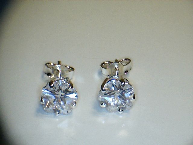 Stelrling Silver Cubic 6 Claw Stud Earrings